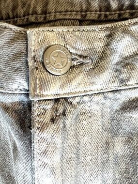 Review Womens Silver Metallic Jeans  5 pocket BNWOT